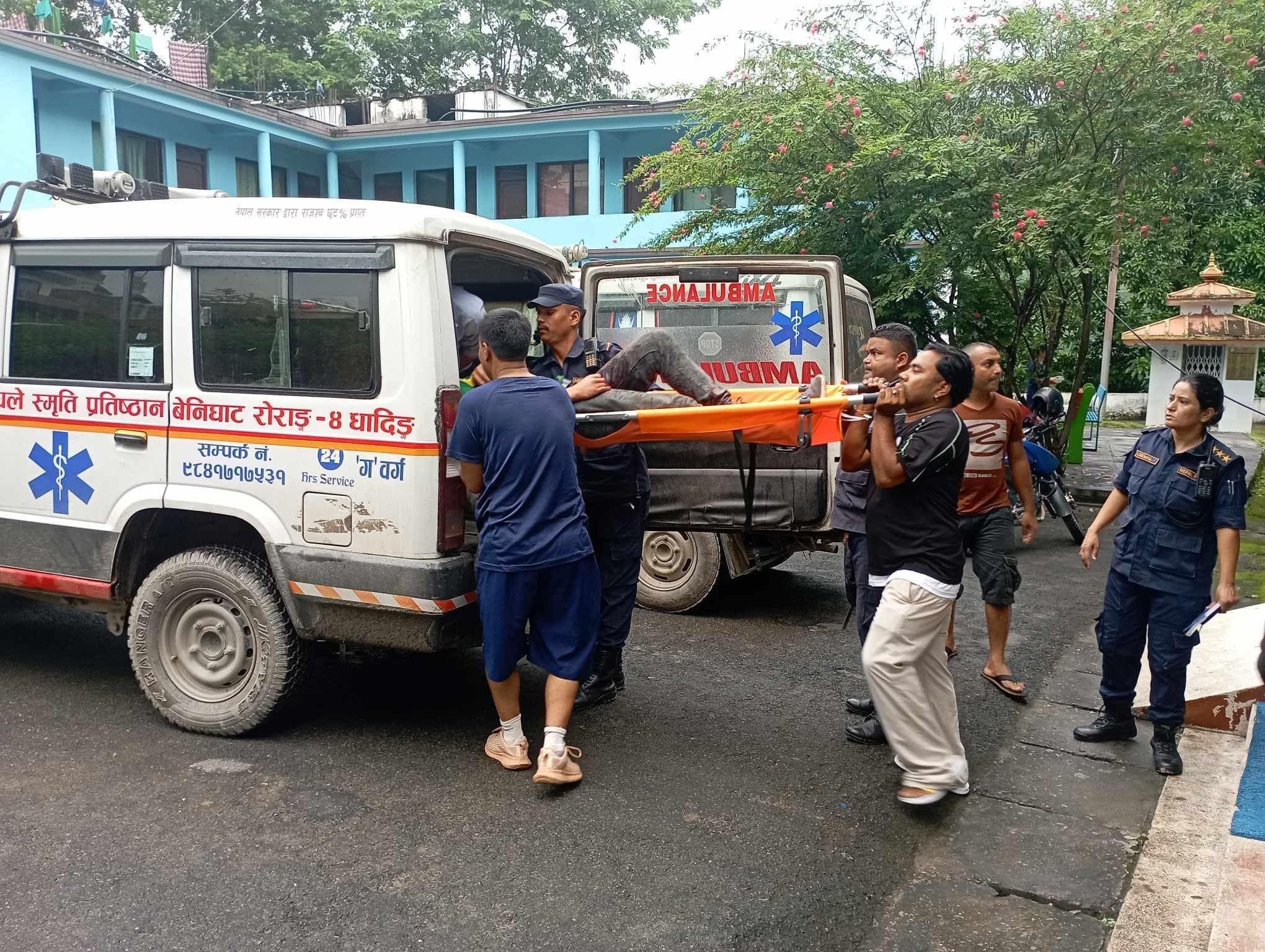 दाङबाट काठमाडौँ जाँदै गरेको बस दुर्घटनाः २६ जना घाइते